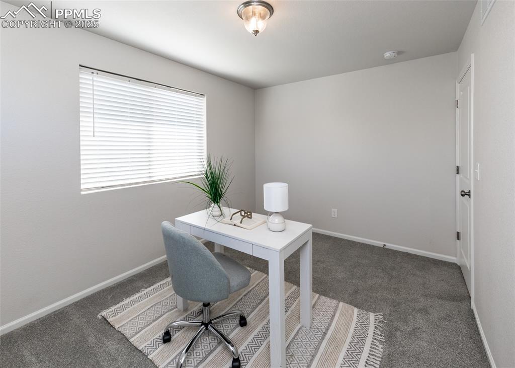 Image 24 of 37: Office