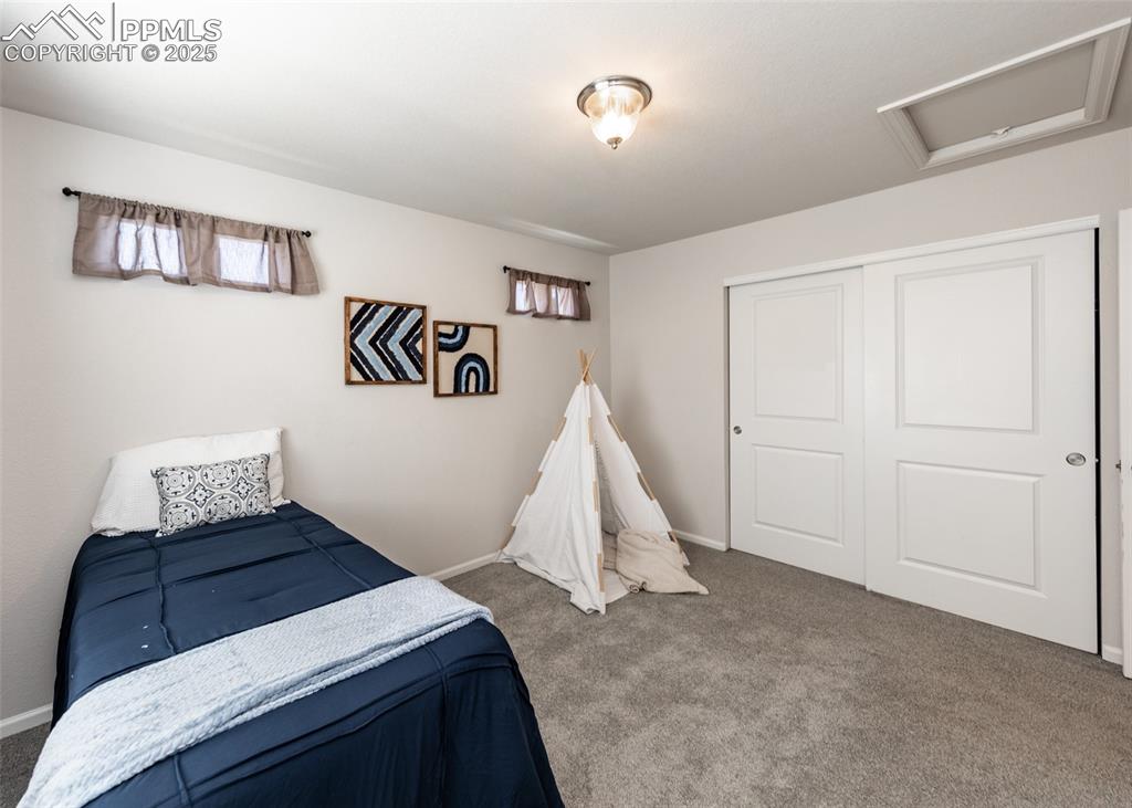 Image 26 of 37: Bedroom