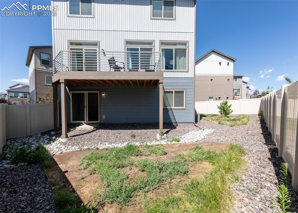 Image 34 of 37: Back of Structure