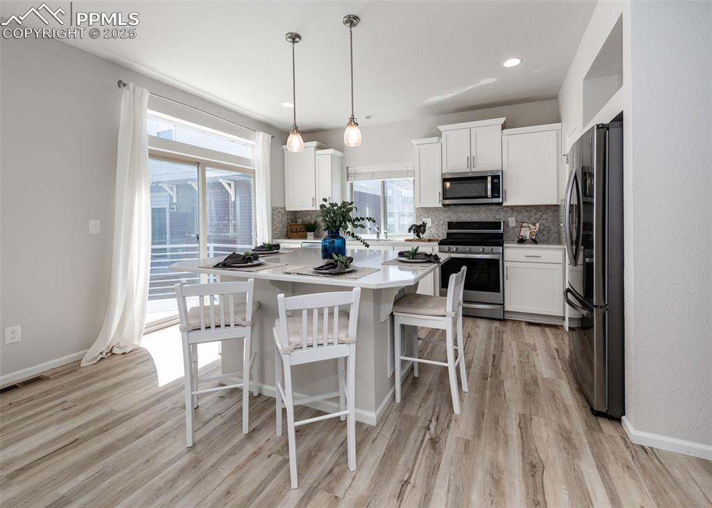 Image 7 of 37: Kitchen