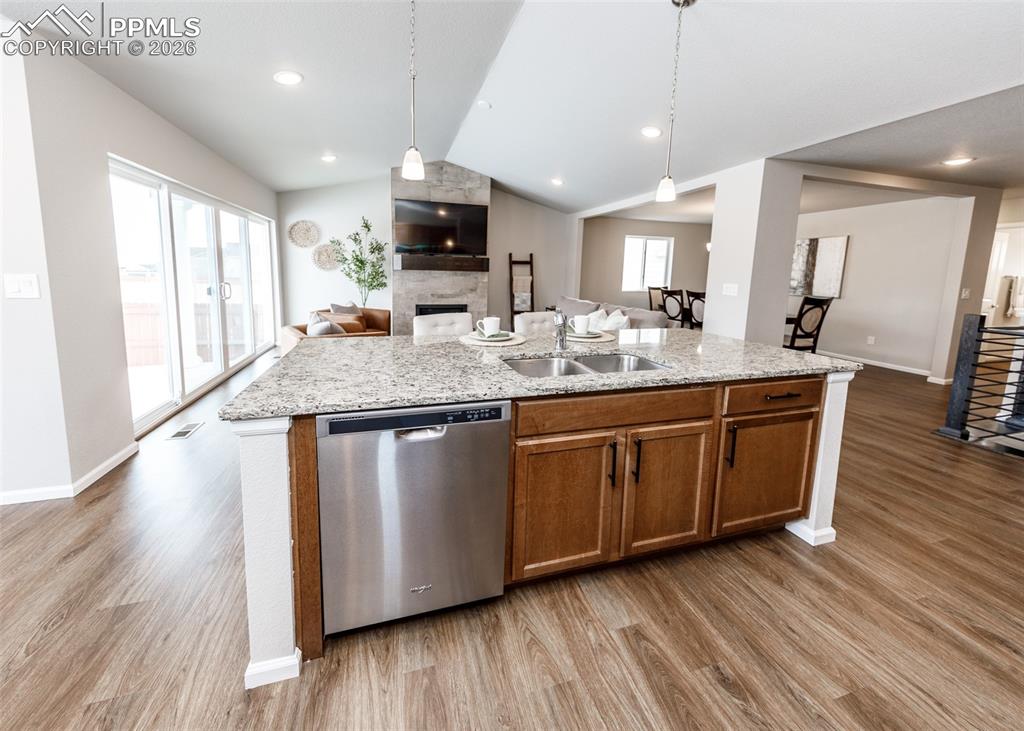 Image 14 of 48: Kitchen