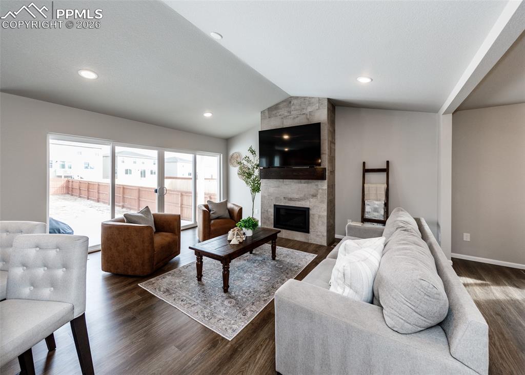 Image 18 of 48: Living Room