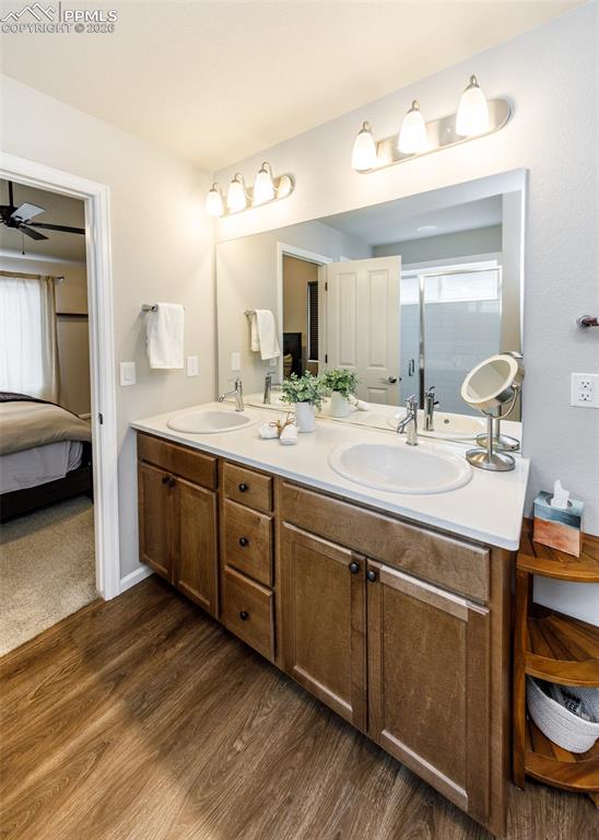 Image 30 of 48: Bathroom