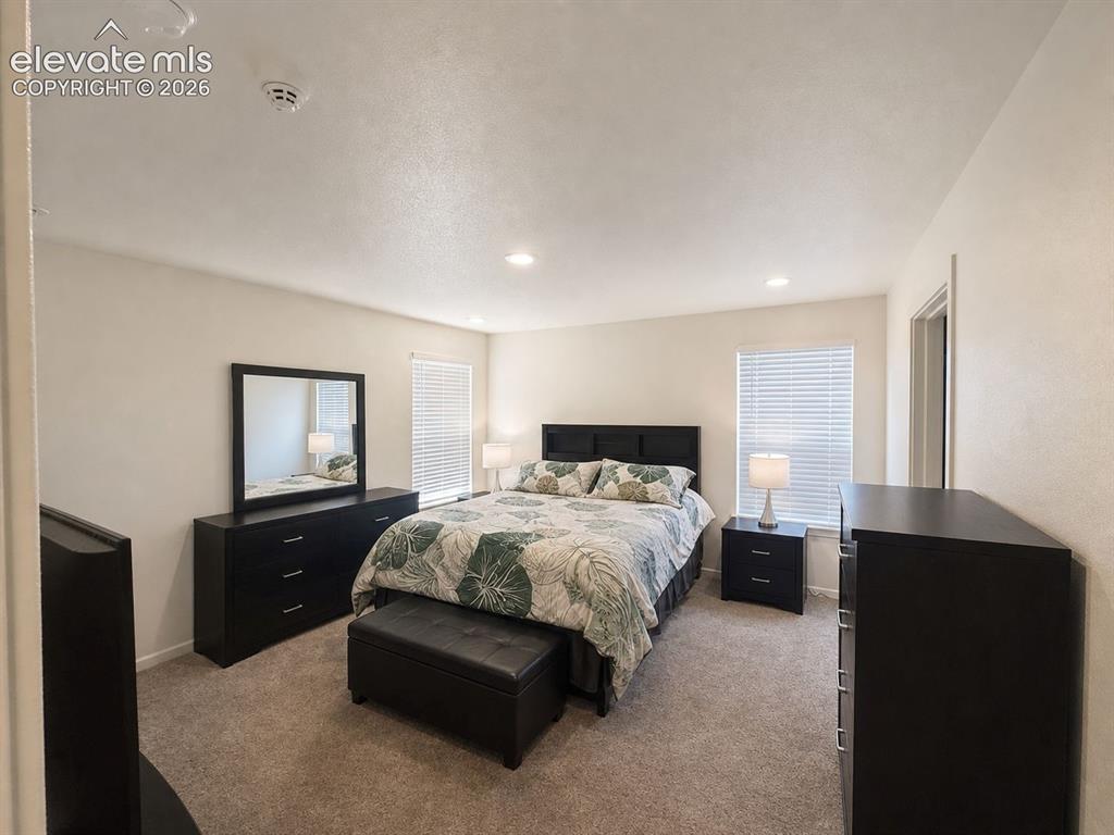 Image 10 of 16: Bedroom
