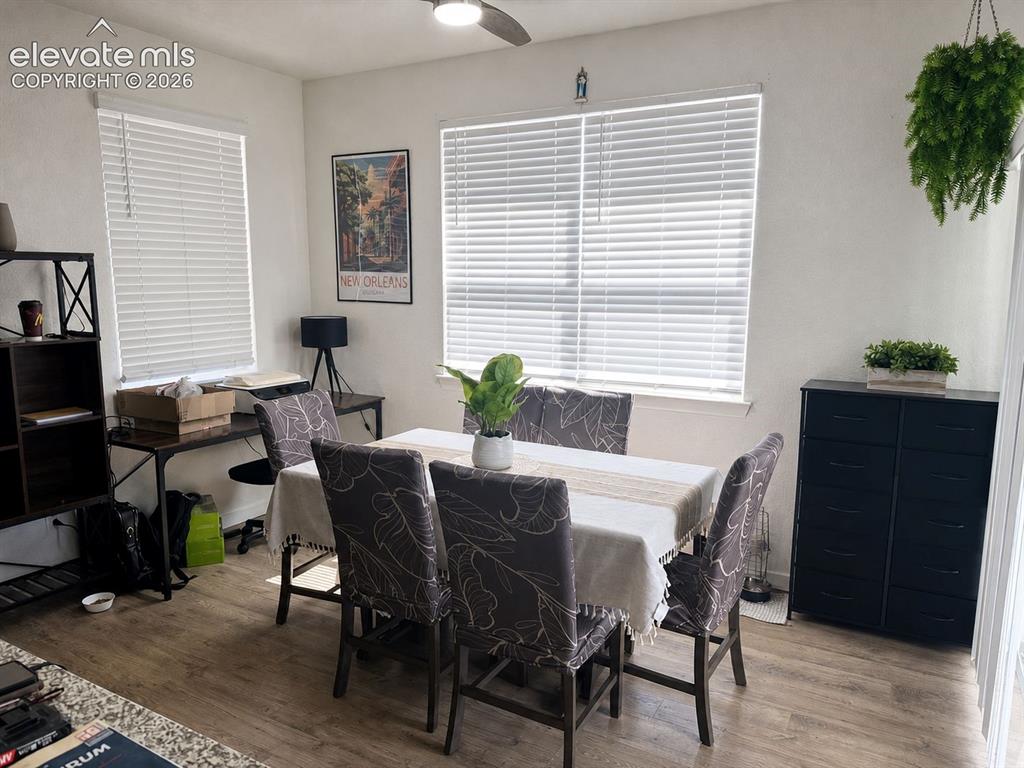 Image 6 of 16: Dining Area