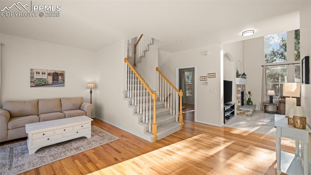 Image 11 of 48: Entry