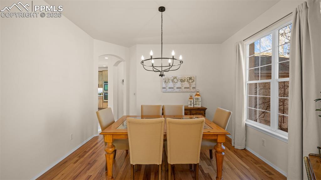 Image 14 of 48: Dining Area