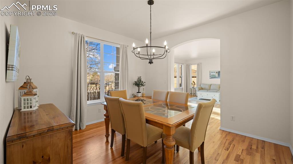 Image 15 of 48: Dining Area