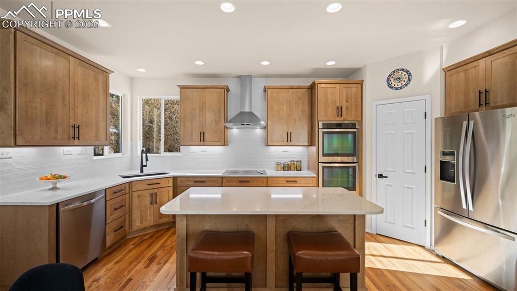 Image 20 of 48: Kitchen