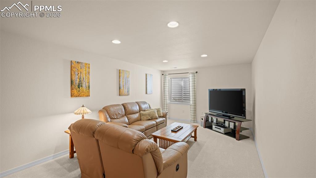 Image 37 of 48: Great Room