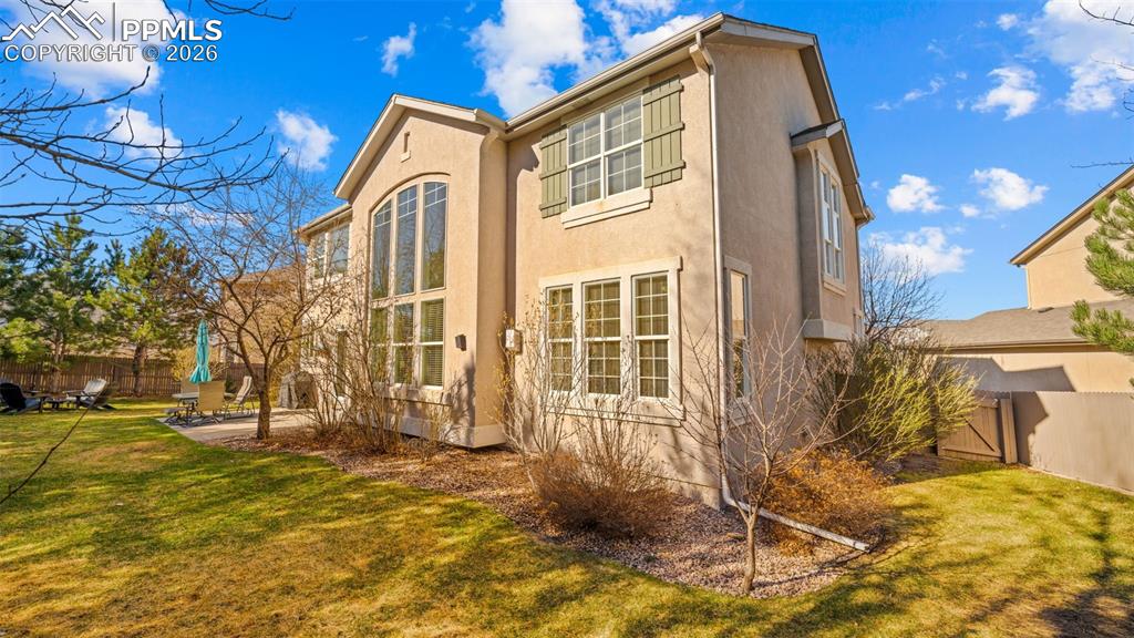 Image 40 of 48: Back of Structure