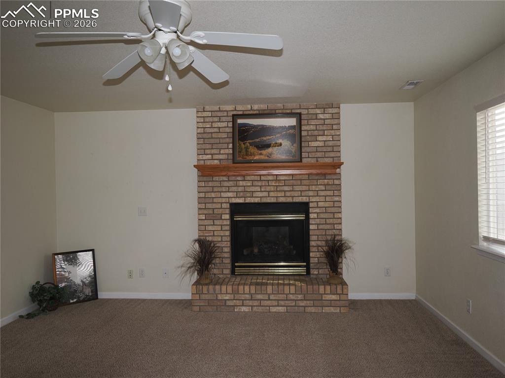 Image 11 of 34: Living Room