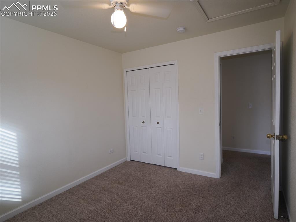 Image 21 of 34: Bedroom