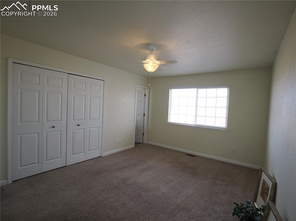 Image 25 of 34: Bedroom