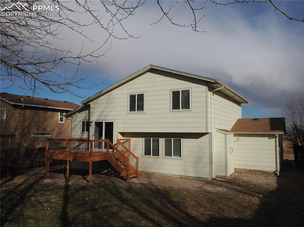 Image 29 of 34: Back of Structure