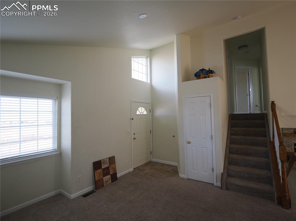 Image 5 of 34: Entry