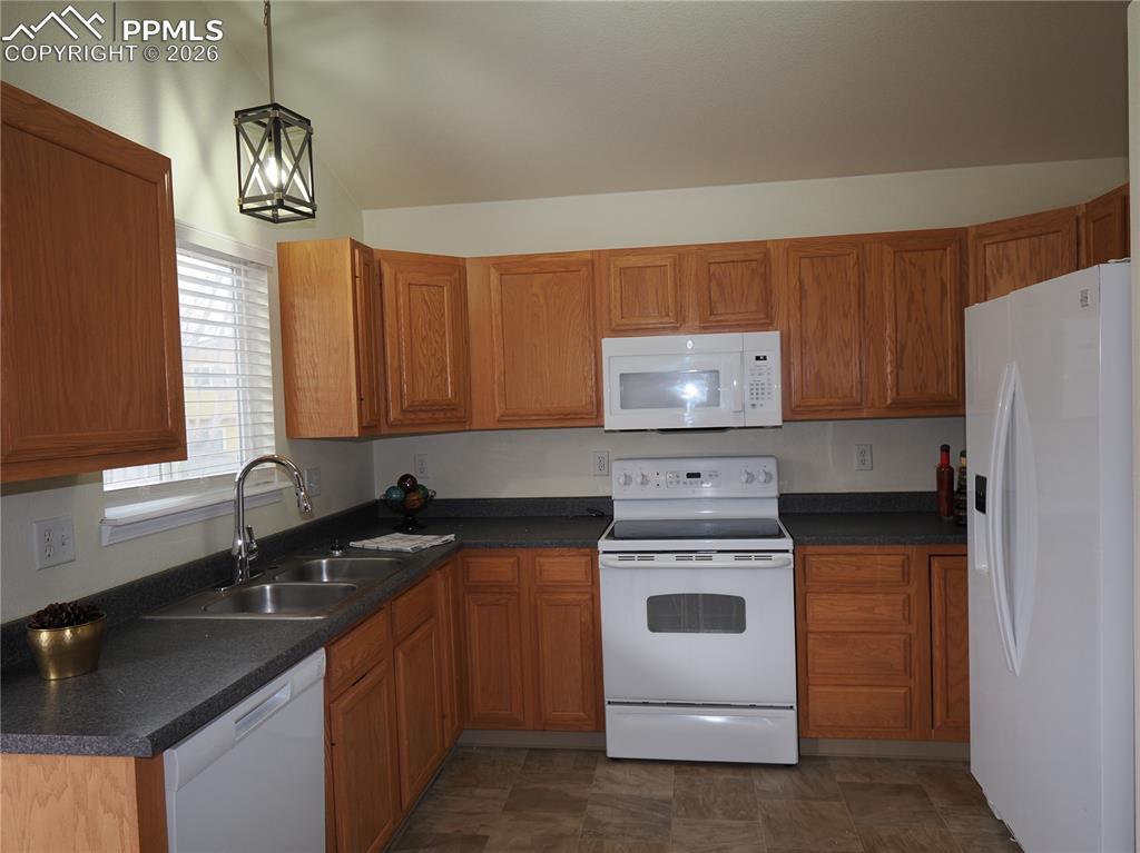 Image 8 of 34: Kitchen