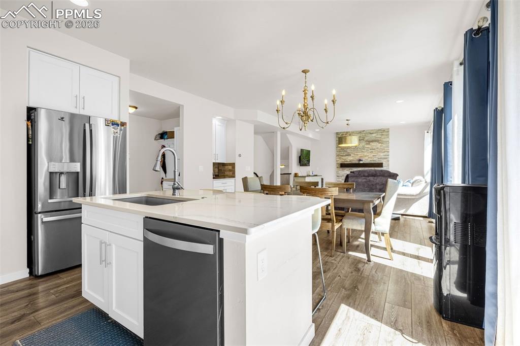 Image 12 of 31: Kitchen