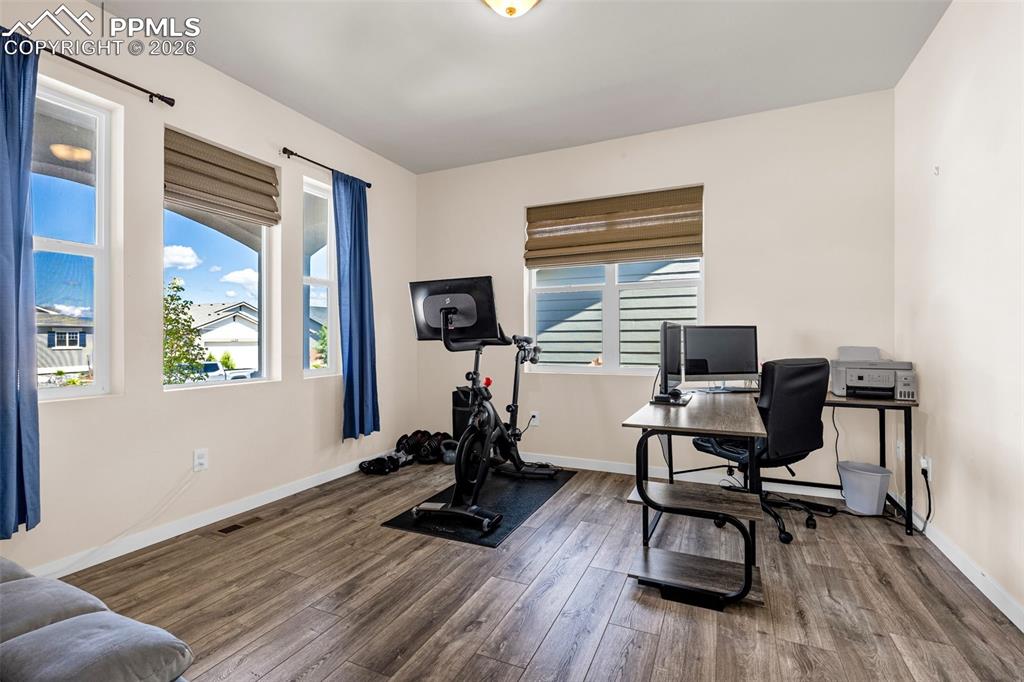 Image 9 of 31: Office