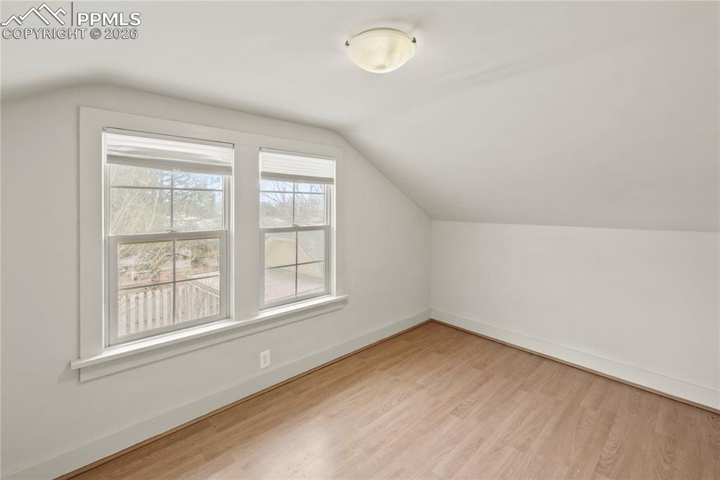 Image 27 of 50: Bonus Room