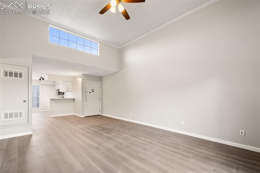Image 6 of 25: Living Room