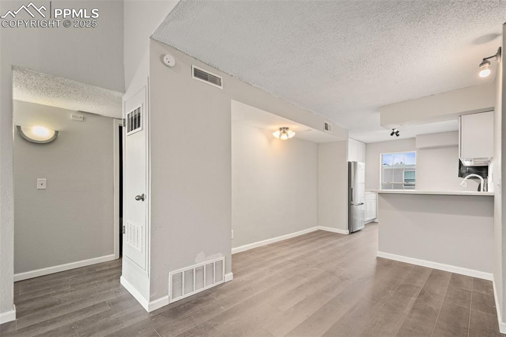 Image 9 of 25: Living Room