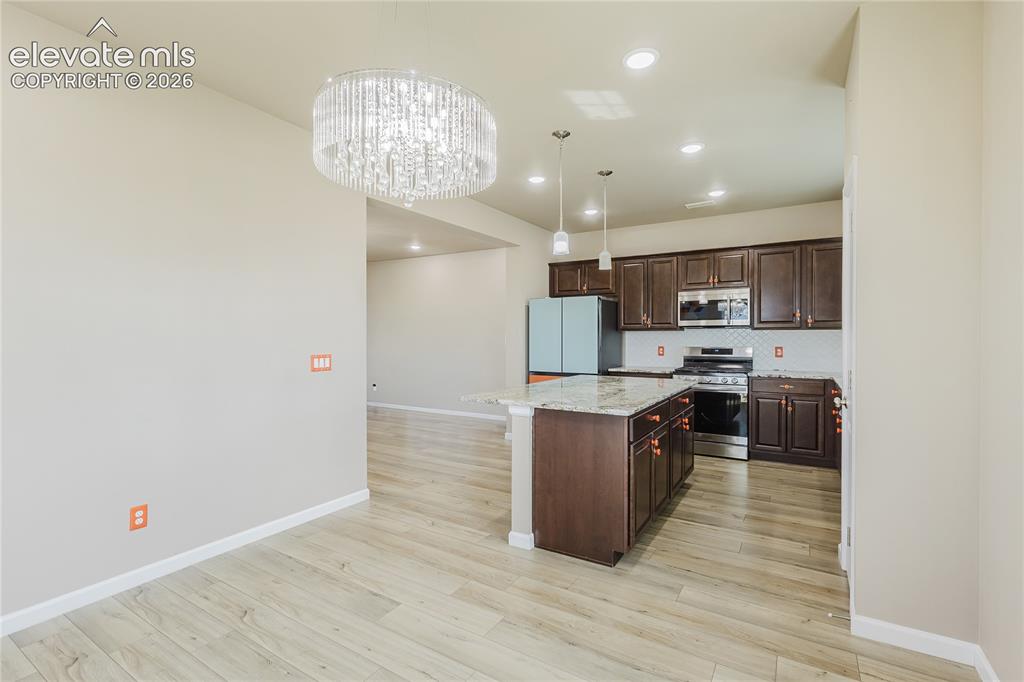Image 15 of 37: Kitchen
