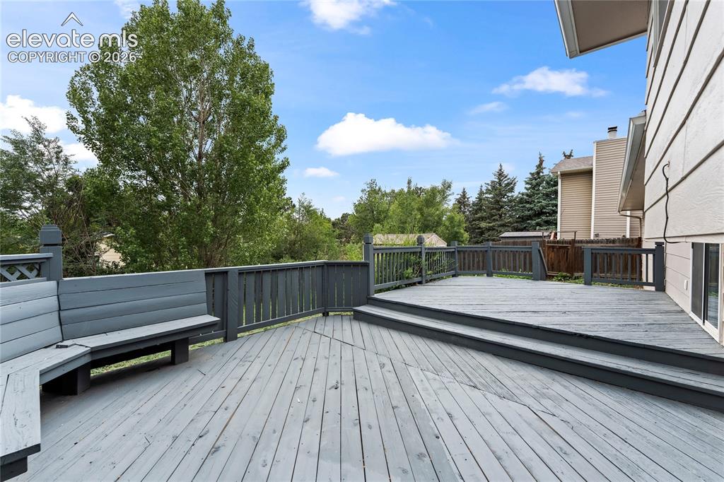 Image 27 of 33: Deck