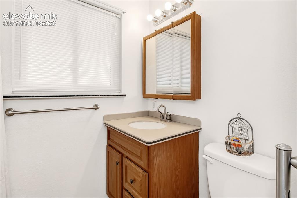 Image 11 of 18: Bathroom