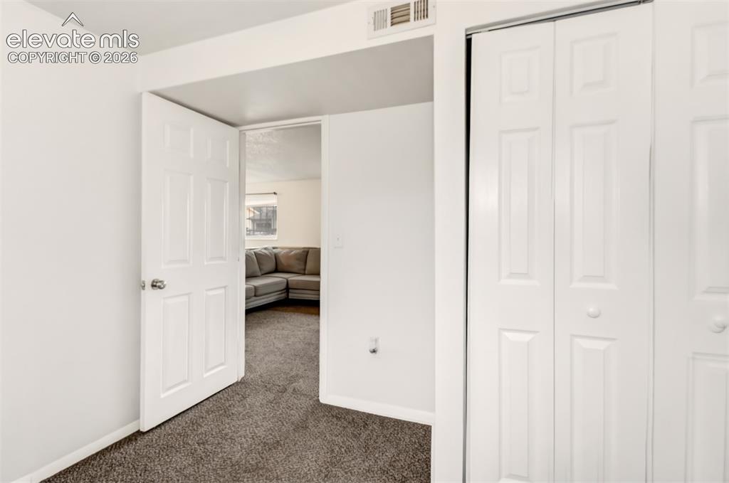 Image 16 of 18: Bedroom