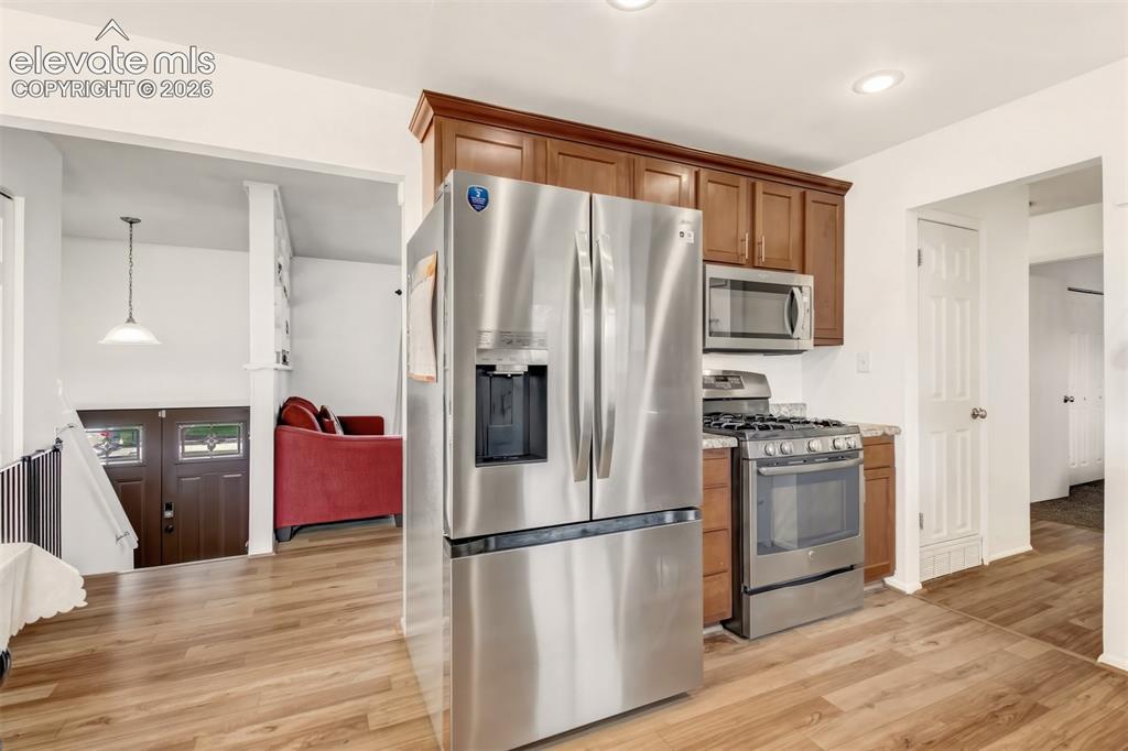 Image 7 of 18: All Appliances with plenty of cabinet space