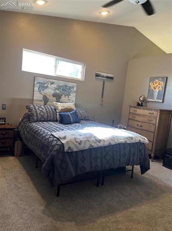 Image 16 of 28: Bedroom