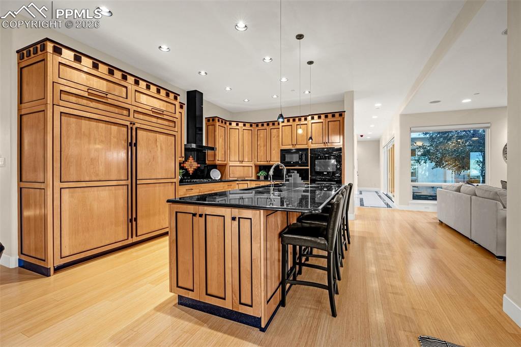 Image 12 of 45: Kitchen