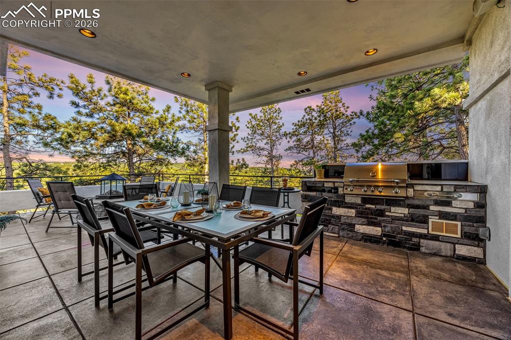 Image 14 of 45: Patio