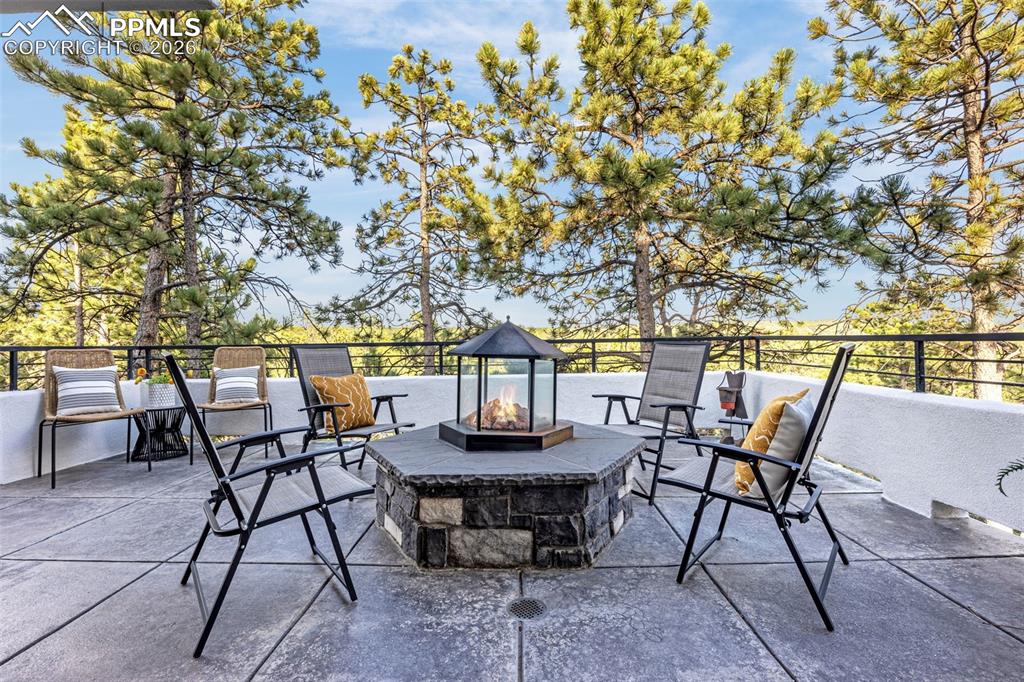 Image 17 of 45: Patio