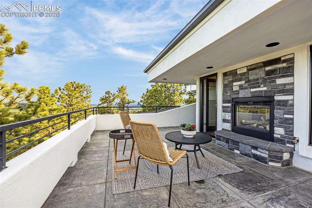 Image 23 of 45: Patio