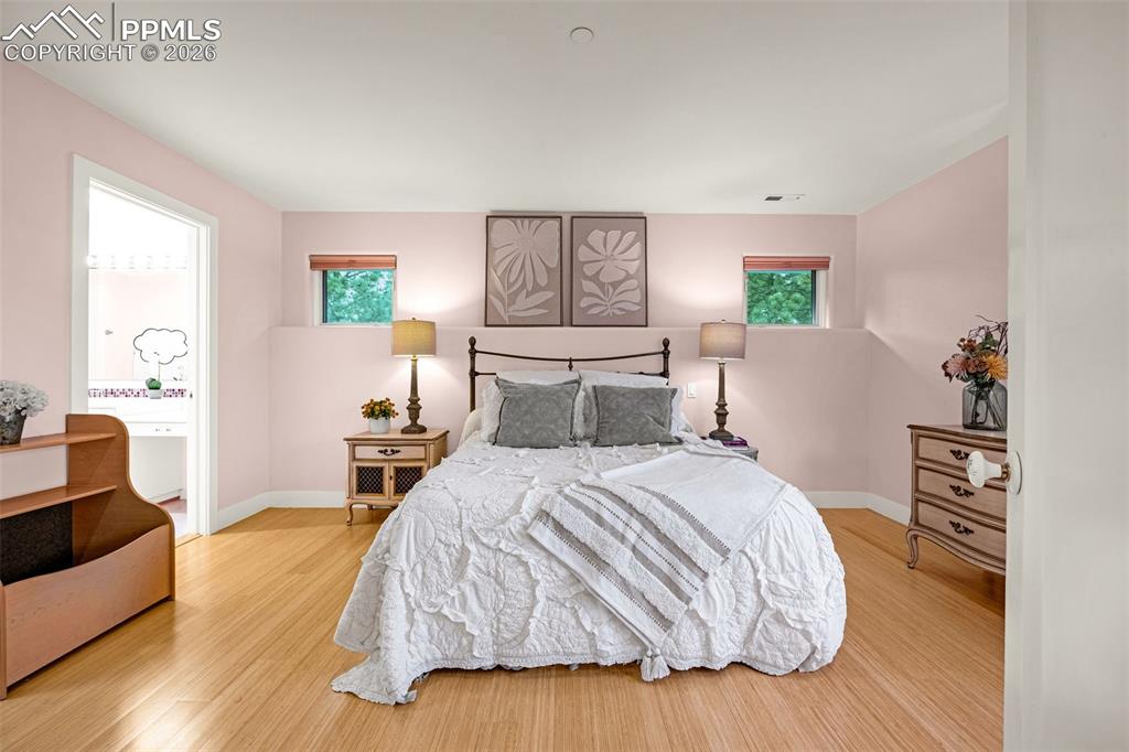 Image 30 of 45: Bedroom