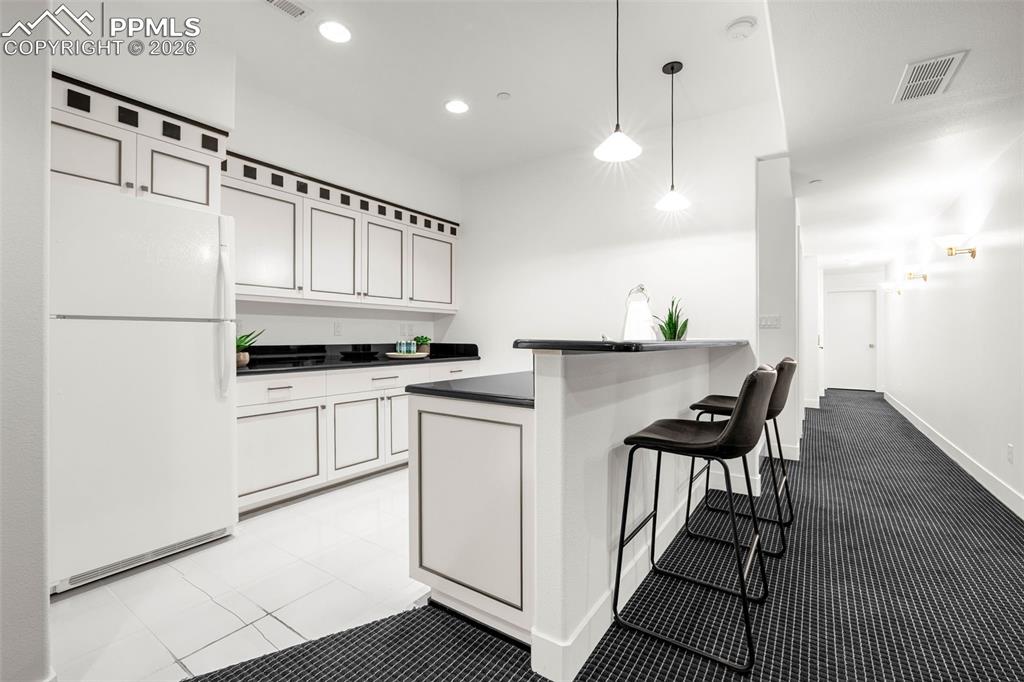 Image 37 of 45: Kitchen