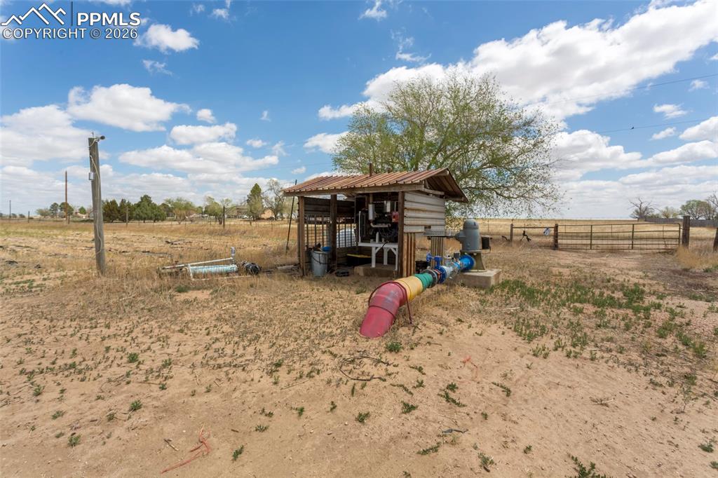 Image 18 of 30: Yard