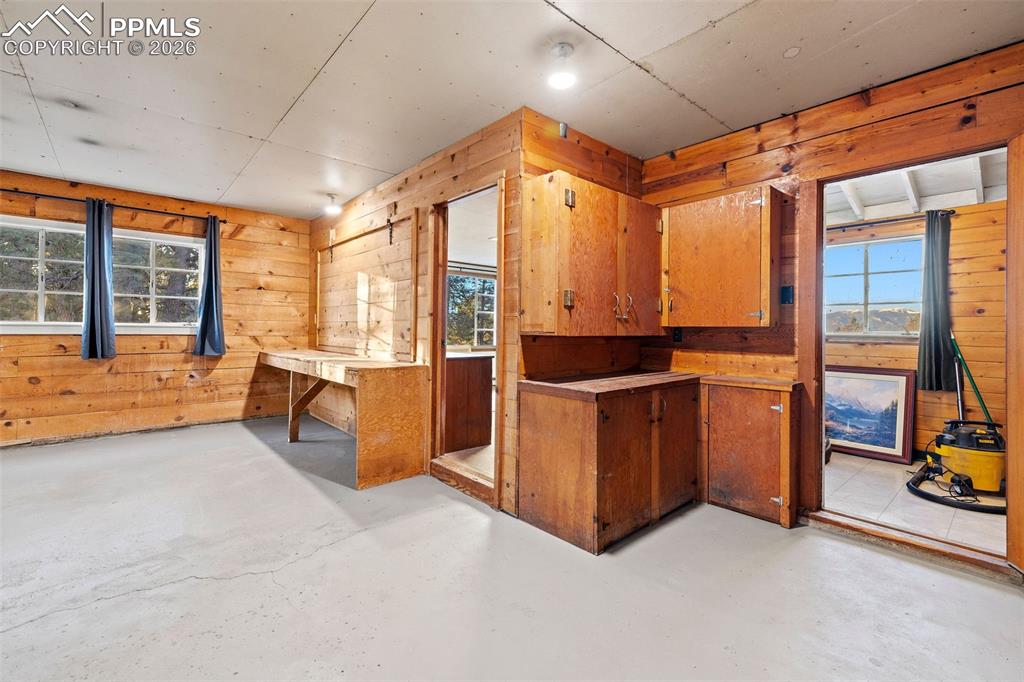 Image 39 of 50: Kitchen