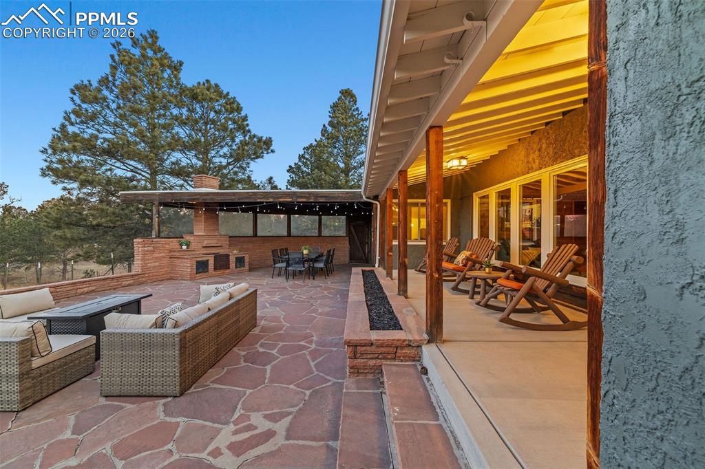 Image 41 of 50: Patio