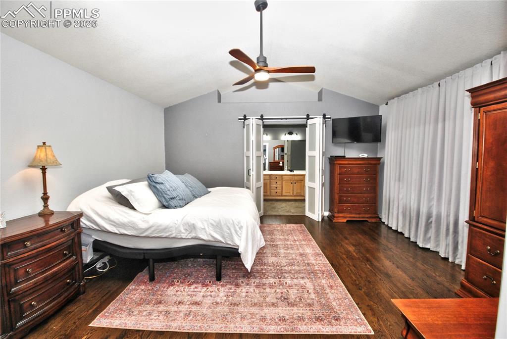 Image 16 of 44: Master Bedroom