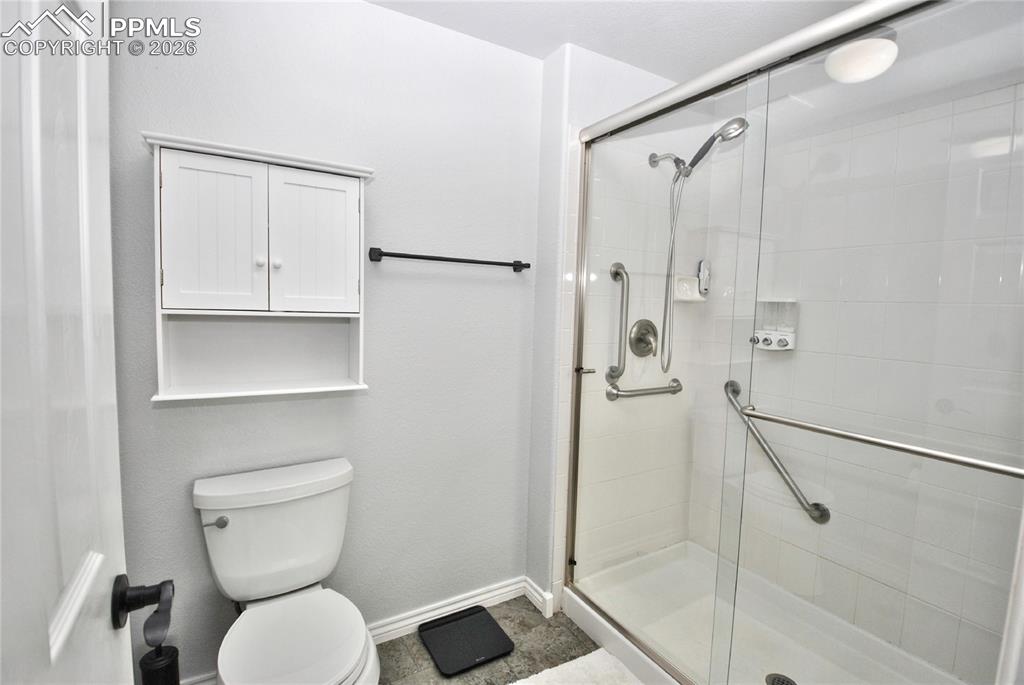 Image 18 of 44: Master Bathroom