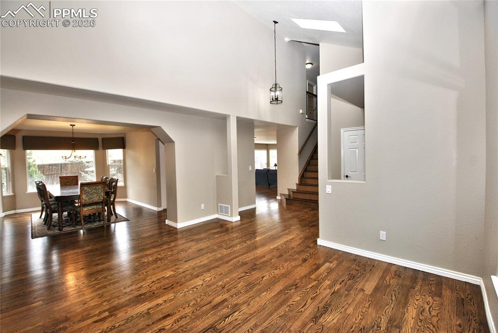Image 6 of 44: Dining Area