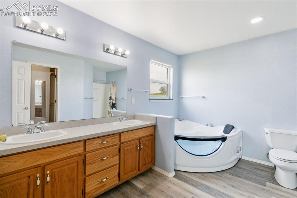 Image 19 of 50: Master Bathroom