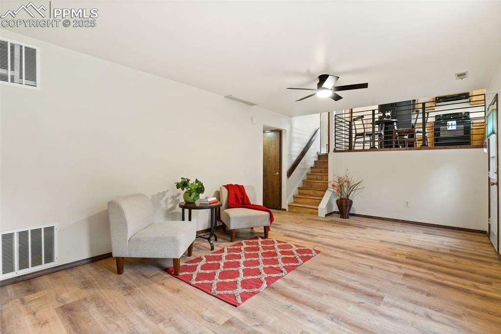 Image 20 of 32: Family Room