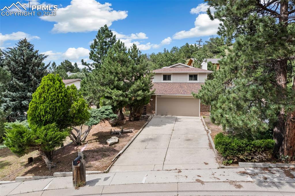 Image 7 of 32: Front of Structure