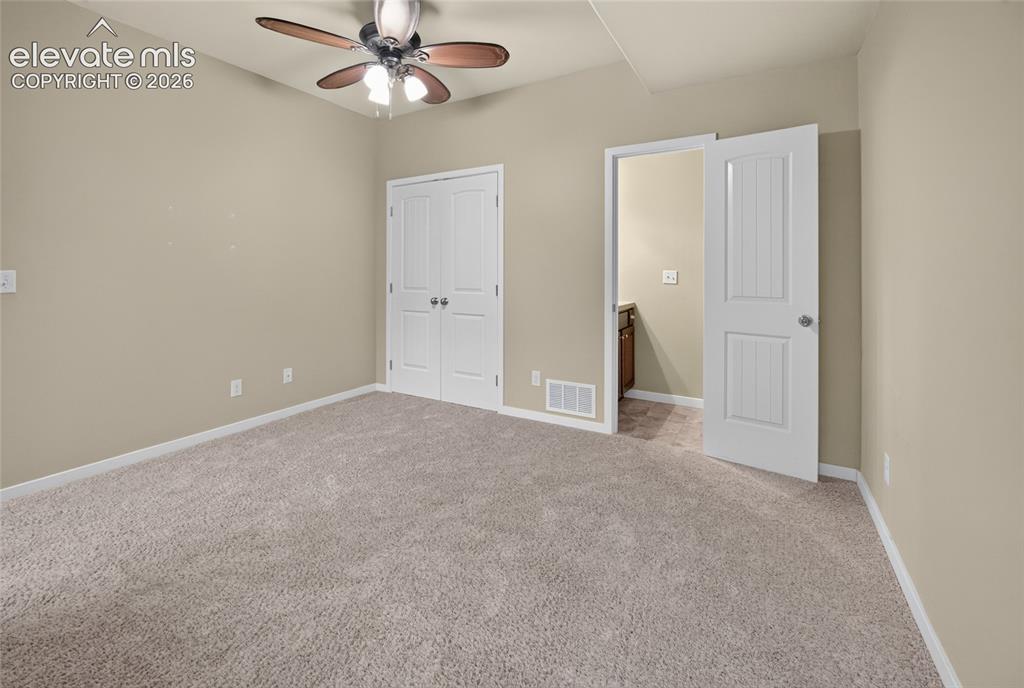 Image 17 of 40: Great Room