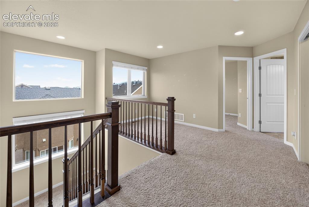 Image 30 of 40: Loft
