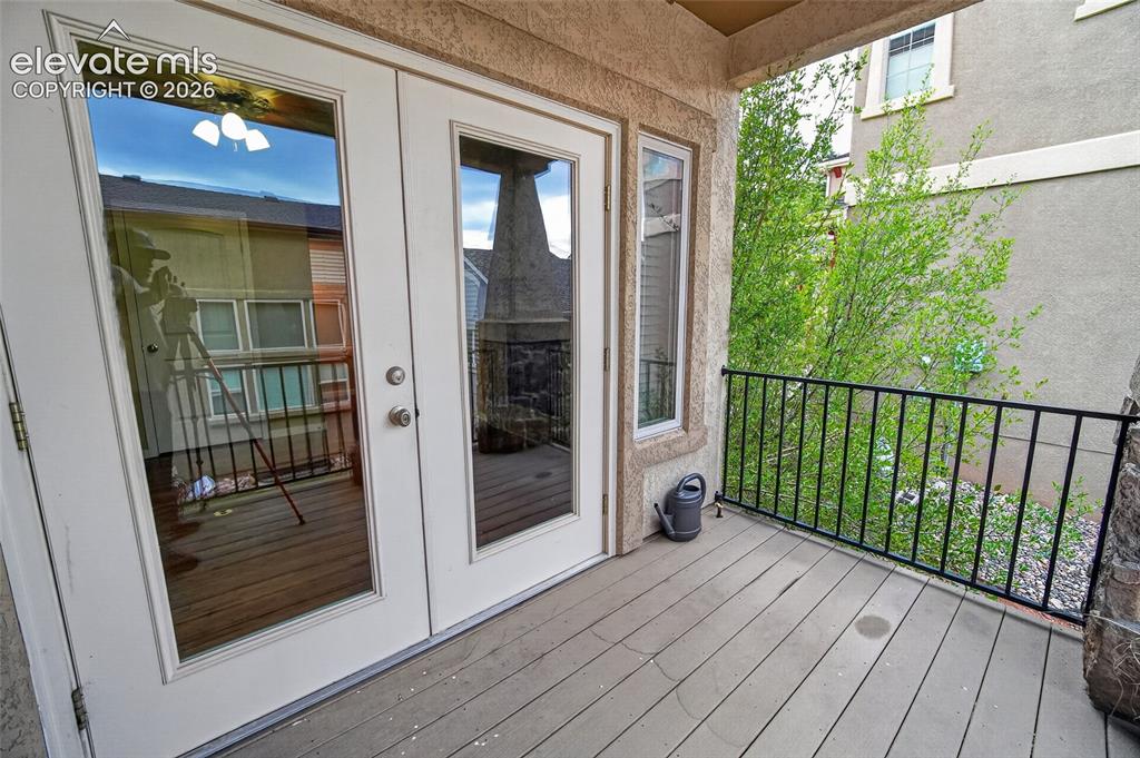 Image 8 of 40: Balcony